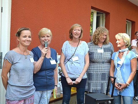 Reggio-Fachkräfte bei FRÖBEL um Lore Zenthoefer (2. v. l.)